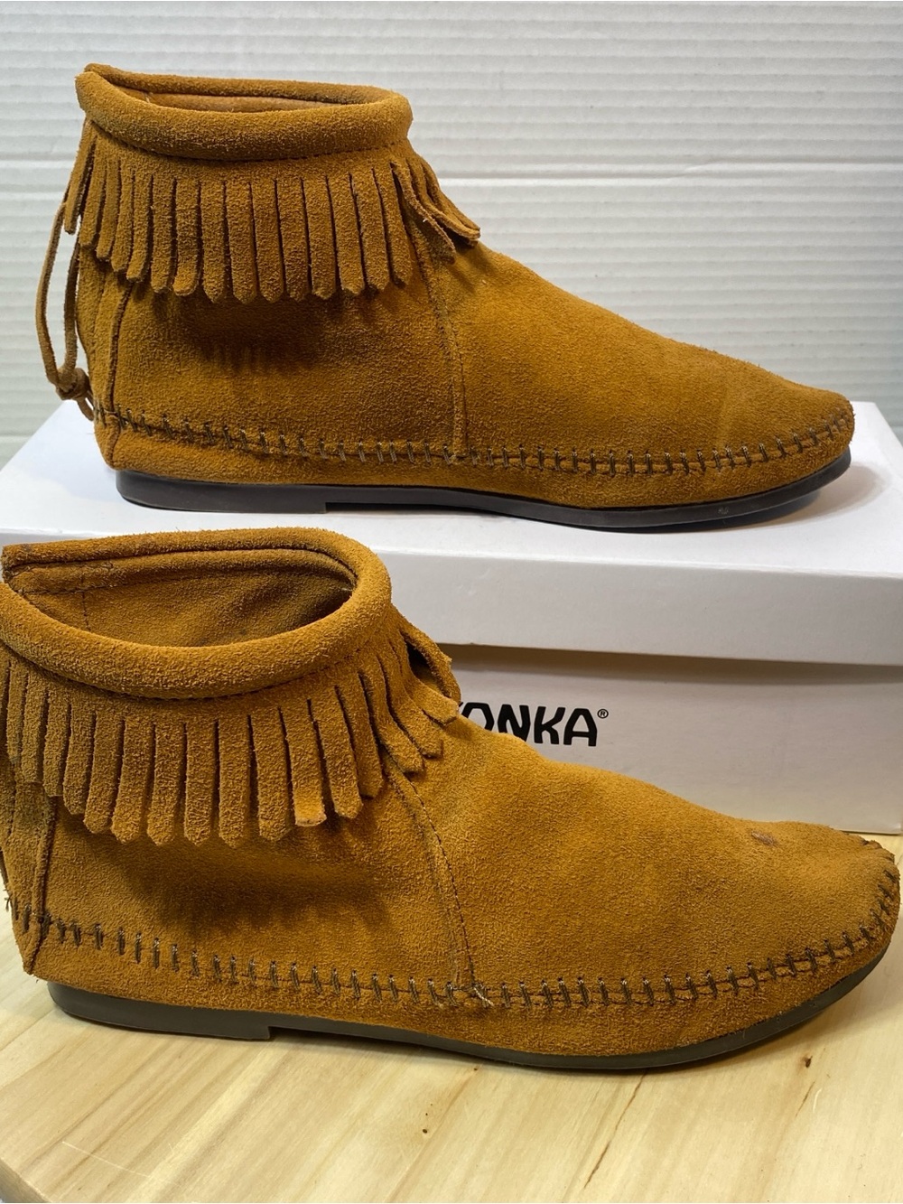 Minnetonka Brown Suede Fringe Back Zipper Ankle Booties Moccasin Boots Women 6.5